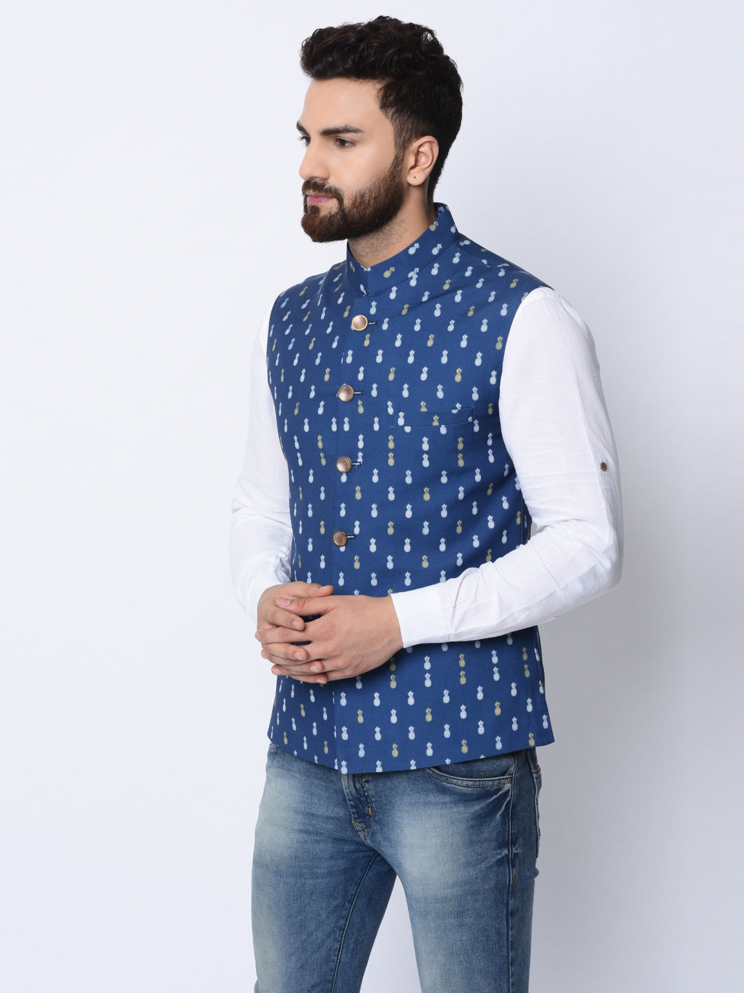 Buy online White Printed Nehru Jacket from Jackets for Men by Showoff for  ₹2399 at 68% off | 2024 Limeroad.com